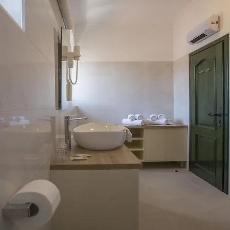 Diana Hotel