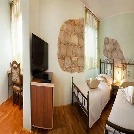 Diana Hotel