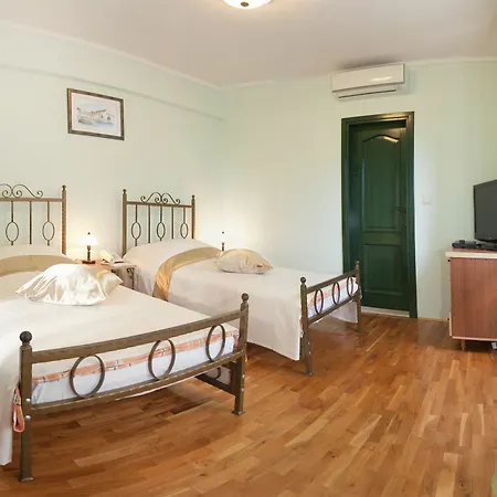 Hotel Diana