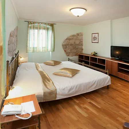 Hotel Diana