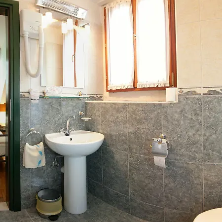Diana Hotel 3*